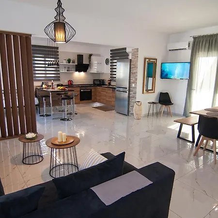 Livis Luxury *