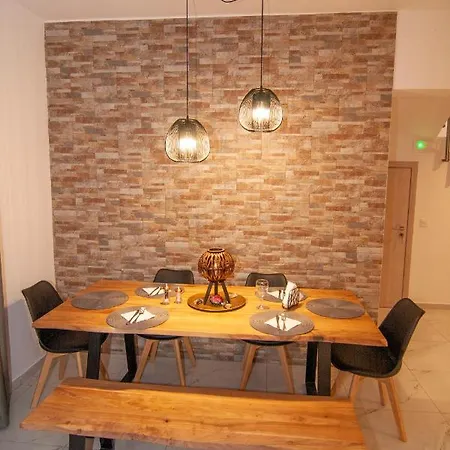 Livis Luxury Villa *
